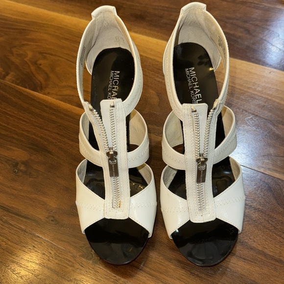 Michael Kors Size 10 M white  front zipper 4 “ Heel - Picture 2 of 8